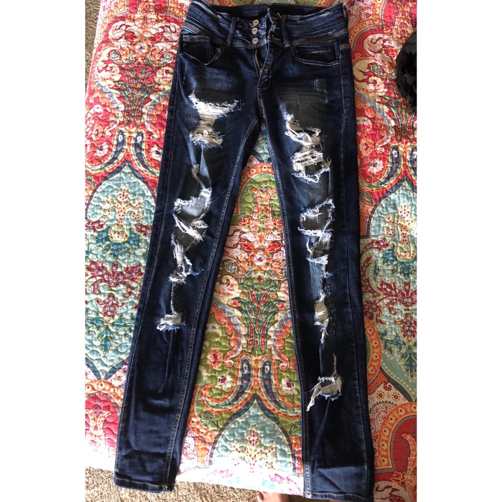 Ripped skinny jeans